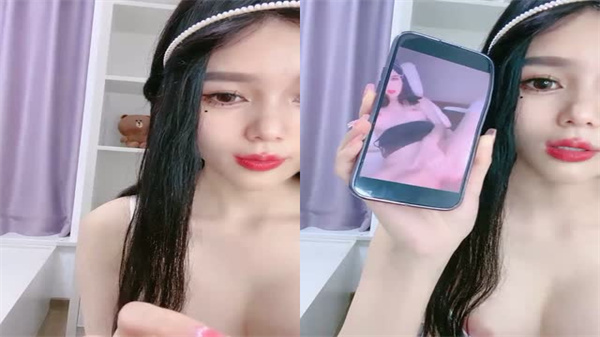 黑丝苗条巨乳妹淫声浪语挑逗，道具玩粉穴互动撩人高潮不断！ 海报