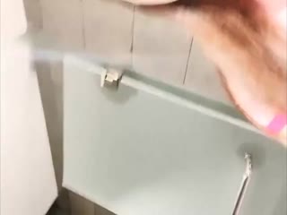 网红妹子揉搓奶子掰开逼逼特写 海报