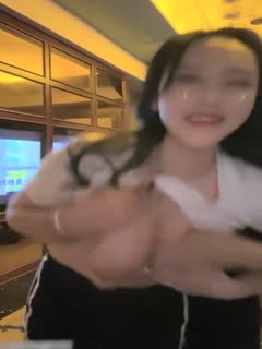 网红泄密❤️抖音68万女网红被同城榜一大哥约到KTV唱歌_勾引大哥包厢直接开干. 海报