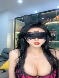 爆乳肥臀极品，小尺度诱惑，珍珠内裤黑丝袜，拨开内裤手指扣穴_... 海报