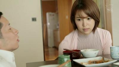 SSNI645来上司家里赶项目晚上忍不住睡了上司う老婆. 海报