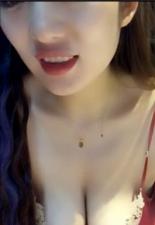御女范气贮美女主播酒店和胖男友直播啪啪,高难度动作一字马站着操,洁白的皮肤衬托着一片茂密黑森林. 海报
