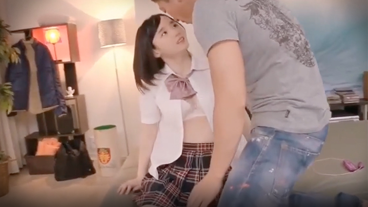 高中学生萌妹子被我狠狠干 海报