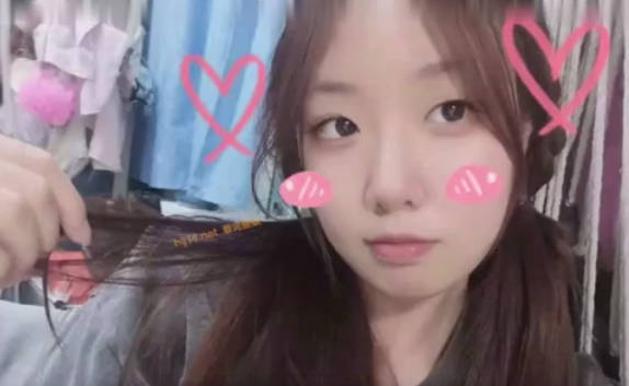 情侣泄密曝光！山西师范大学母狗学生反差婊眼镜妹，骚货口交的很认真太骚了 海报