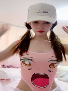 女神_！女神_！鸭舌帽美少女，脱光多毛粉穴特写 海报
